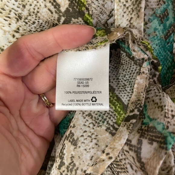 Covington essentials animal print‎ button down blouse. - Picture 6 of 6